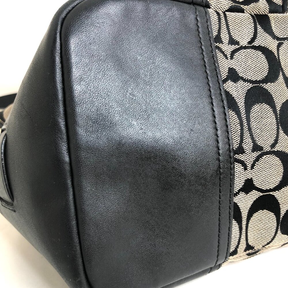 Coach Hadley Signature Duffle, Model F28981, AUTHENTICATED - Picture 15 of 16